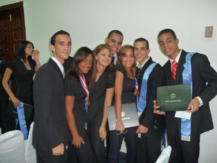  COLEGIO SANTA ROSA DE LIMA CELEBRA XV GRADUACIÓN BACHILLERES