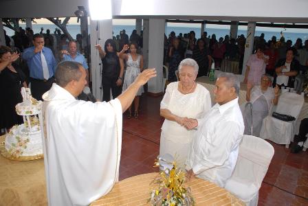  PAREJAS COSTE MENA CELEBRA 50 AÑOS UNIÓN MATRIMONIAL