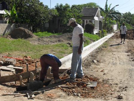  INICIAN CONSTRUCCIÓN ACERAS-CONTENES COMUNIDAD INGENIO AMISTAD