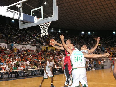  JUGADORES PUERTOPLATEÑOS MARLON Y QUEZADA SOBRESALEN BALONCESTO SUPERIOR SANTIAGO