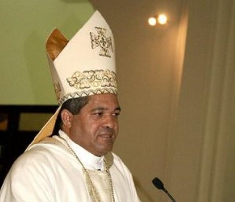  OBISPO CORNIELLE AMARO INSTA JUVENTUD BUSCAR MÁS DE DIOS