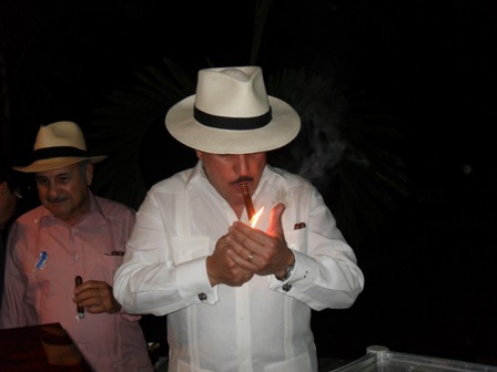  CIGAR NIGHT “COPAZOS HUMOS” BENEFICIAN INTEGRACIÓN JUVENIL