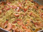  ESPAGUETI CON CAMARONES Y VINO BLANCO