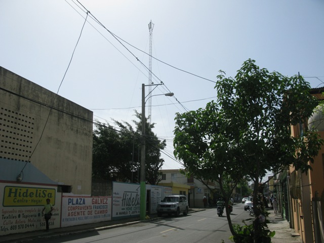   ANTENA CONSTITUYE PELIGRO EN INSTALACION DEPORTIVA PARTE BAJA PP