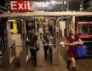  Llegada huracán obliga suspender servicio trenes en New York