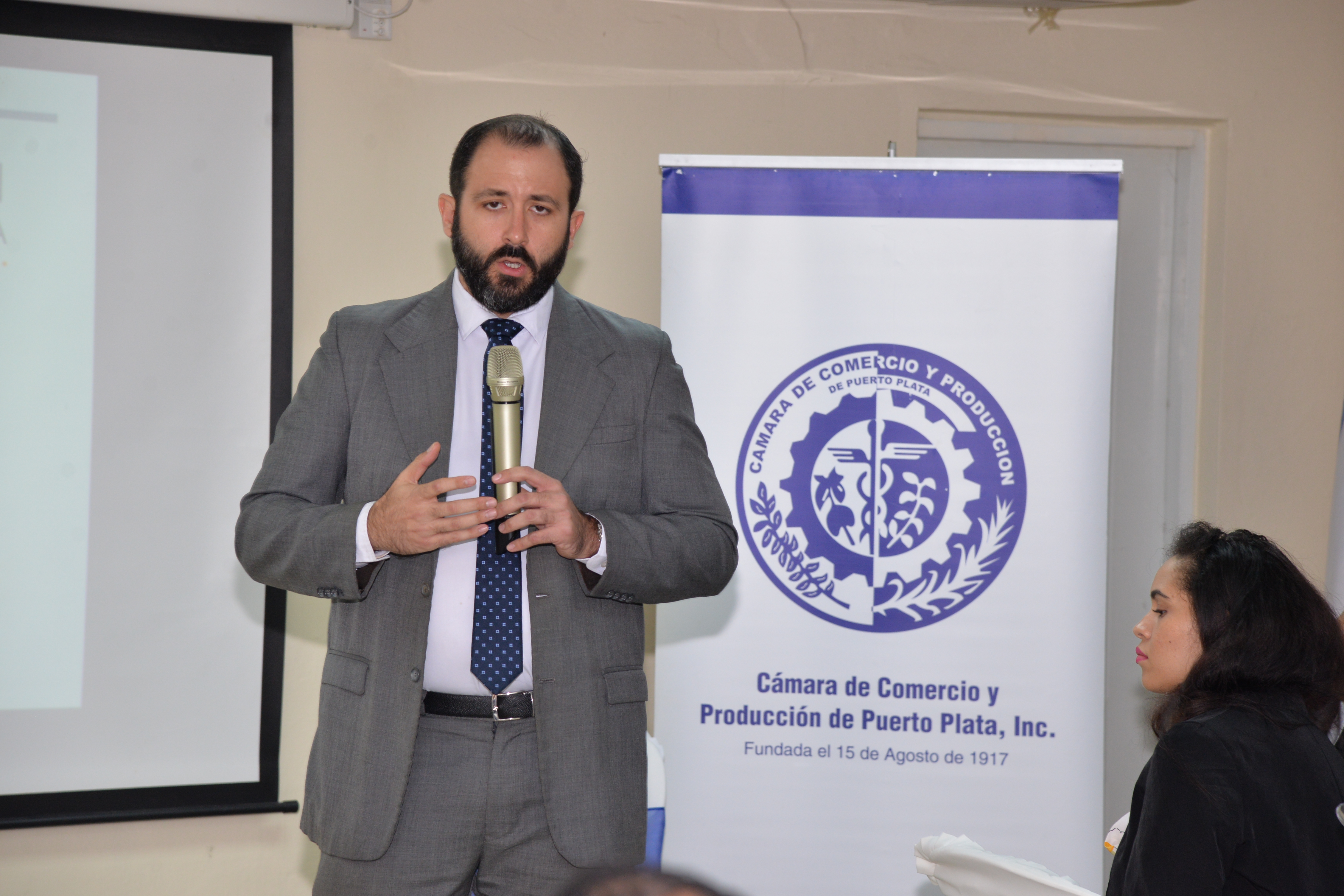 Cámara de Comercio y Producción de Puerto Plata realiza almuerzo conferencia con el jurista Lucas Guzmán