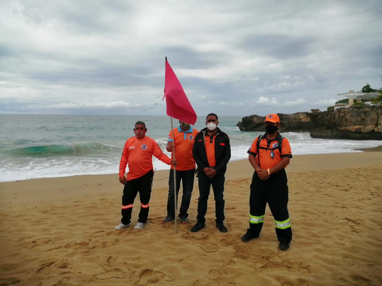  Prohíben uso de balnearios de ríos y playas en Puerto Plata debido malas condiciones climáticas