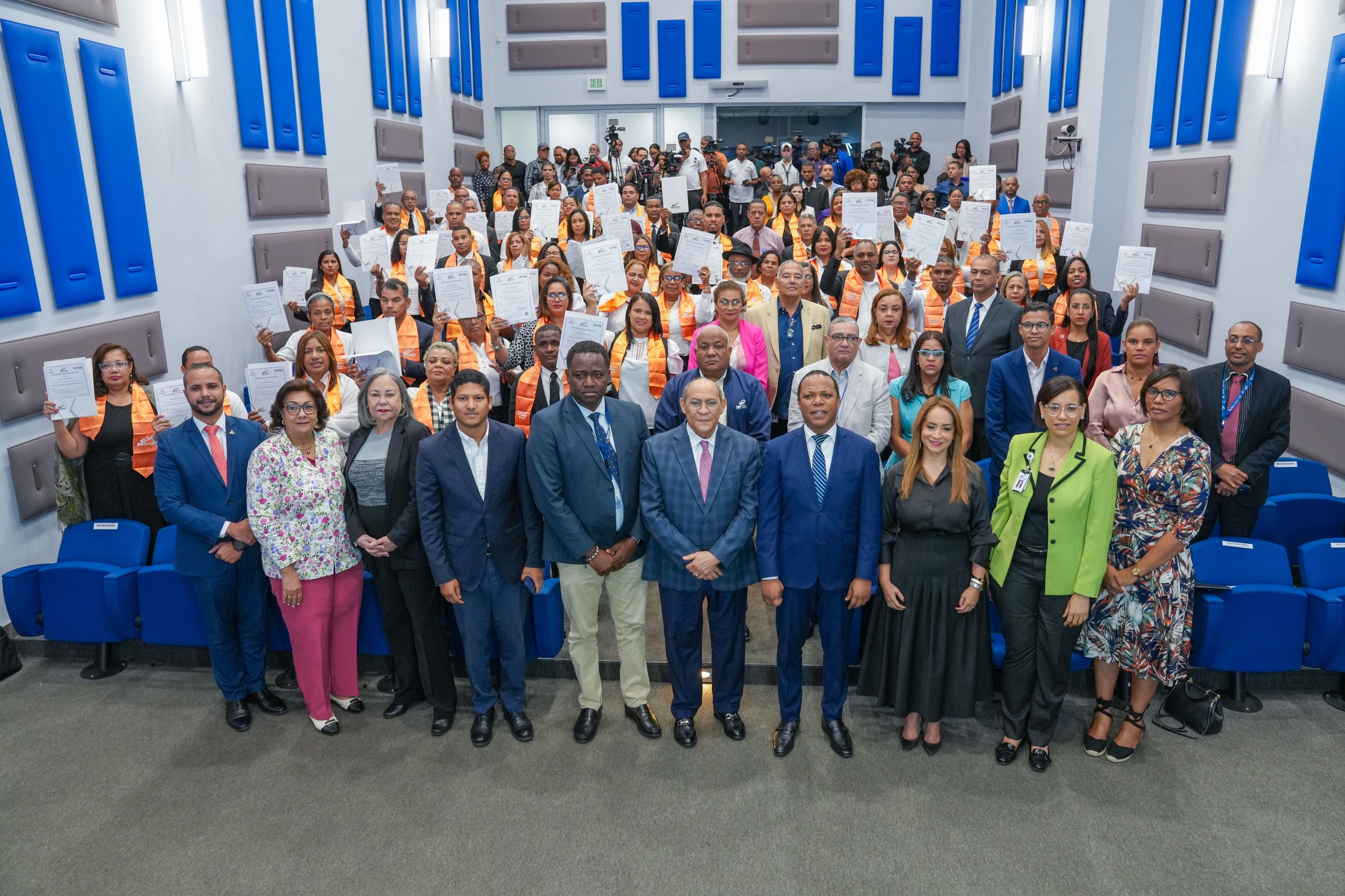 INFOTEP e INTRANT certifican a 80 facilitadores para educar 28 mil transportistas y motociclistas en 2025  