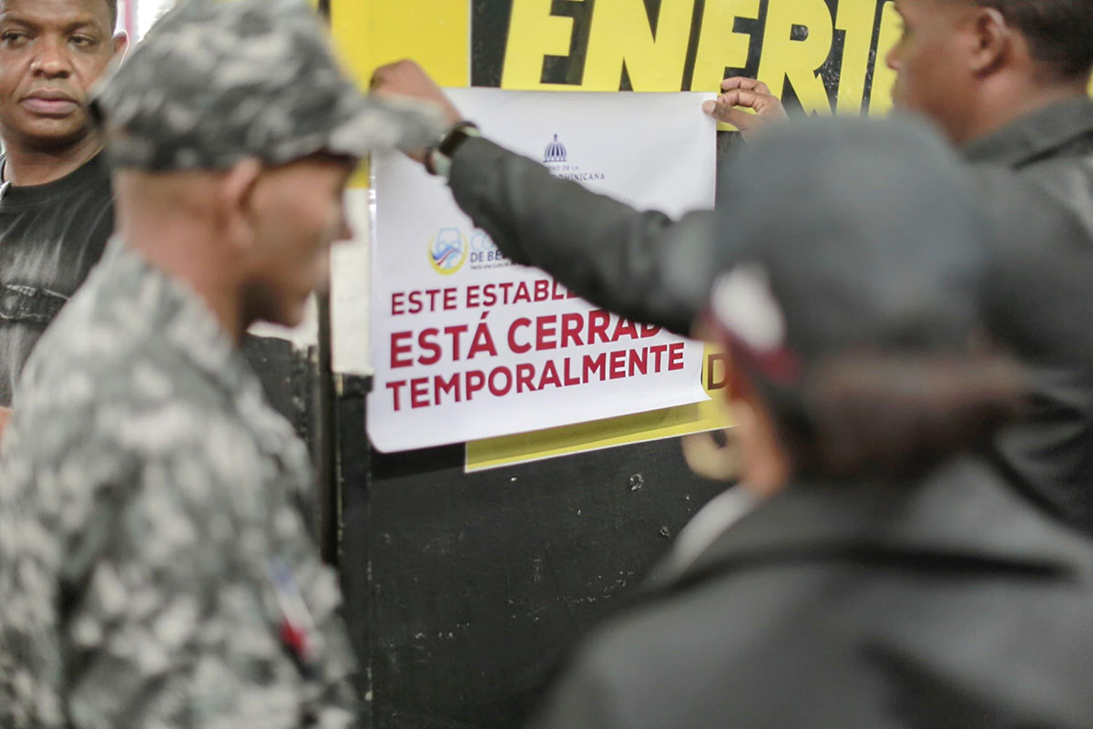      Los alcaldes no tienen facultad para cerrar negocios a nadie