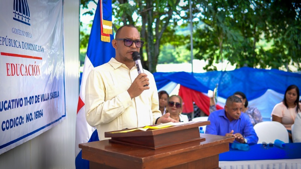 Dirección Regional de Educación 11 entrega cuatro aulas móviles en Rancho Manuel, Estero Hondo, Villa Isabela 