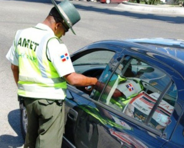 Por falta de marbetes agentes de la AMET en Puerto Plata ya empezaron a  retener vehículos - Puerto Plata Digital