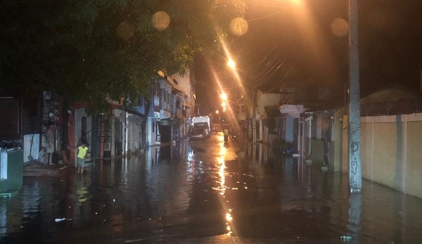 Otra vez se inundan vías sectores parte baja de Puerto Plata luego de registrarse lluvias