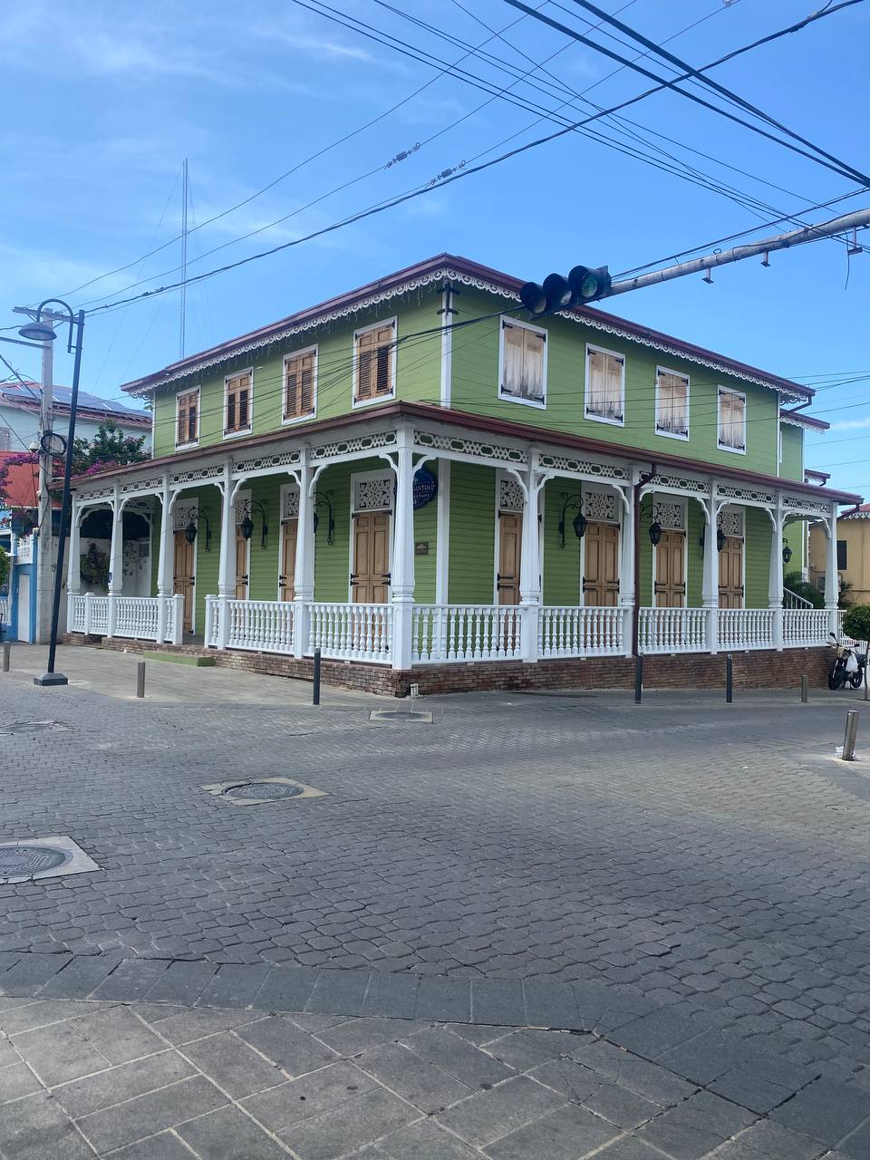 Vendo local comercial.