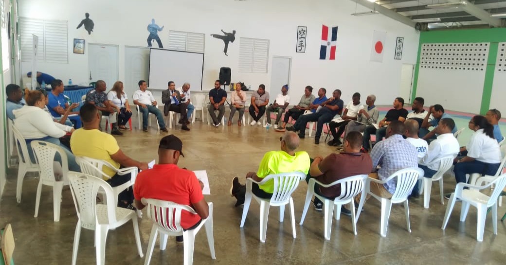Imparten taller sobre prevención de drogas a dirigentes deportivos y profesores de Educación Física de Puerto Plata
