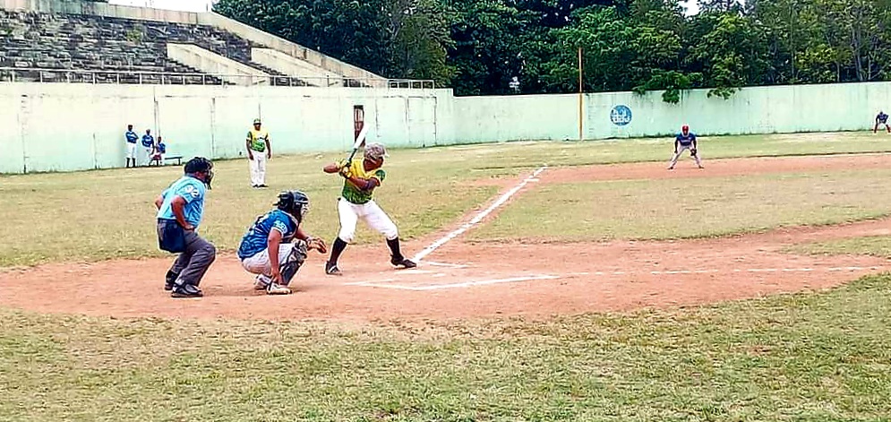 Cañeros, Indios y Titanes triunfan en continuación Liga de Béisbol Superior de Puerto Plata