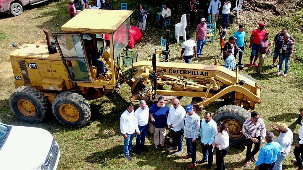 Gobierno a través de Agricultura inicia habilitación de caminos interparcelarios y vecinales de Guananico