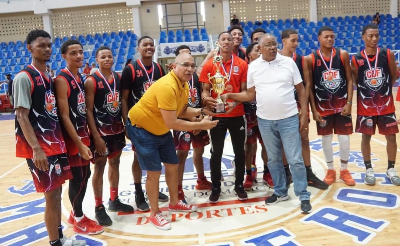 Equipo del CDF se corona campeón torneo baloncesto juvenil de Puerto Plata