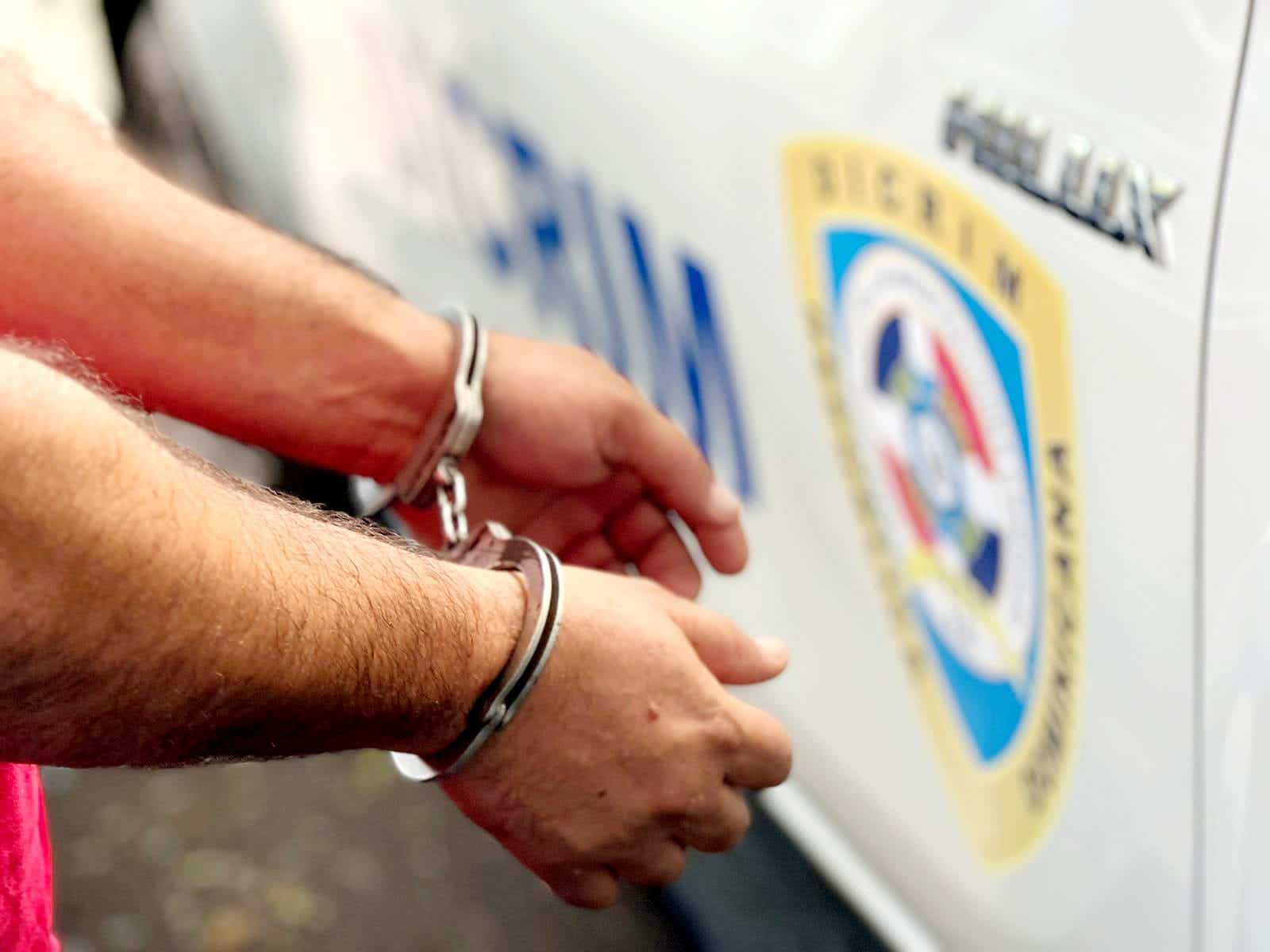 Apresan hombre agredió otro a palos durante una riña en localidad de Villa Isabela