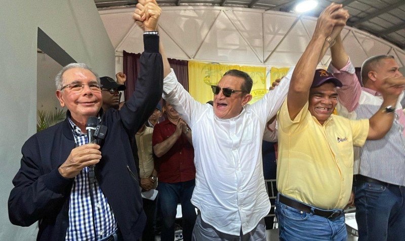 Danilo Medina se define como 