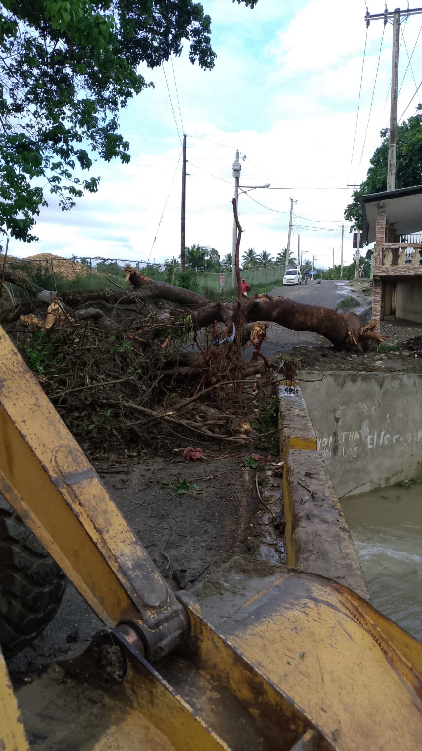 Temporal de lluvia desborda ríos, arroyos y cañadas en múltiples comunidades de Puerto Plata