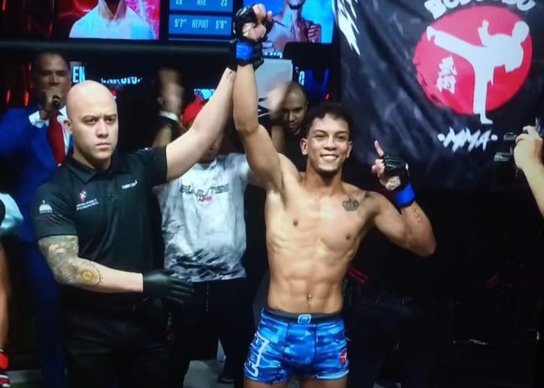  Peleador de Bujutsu International en Puerto Plata gana pelea por KO en cartelera de MMA