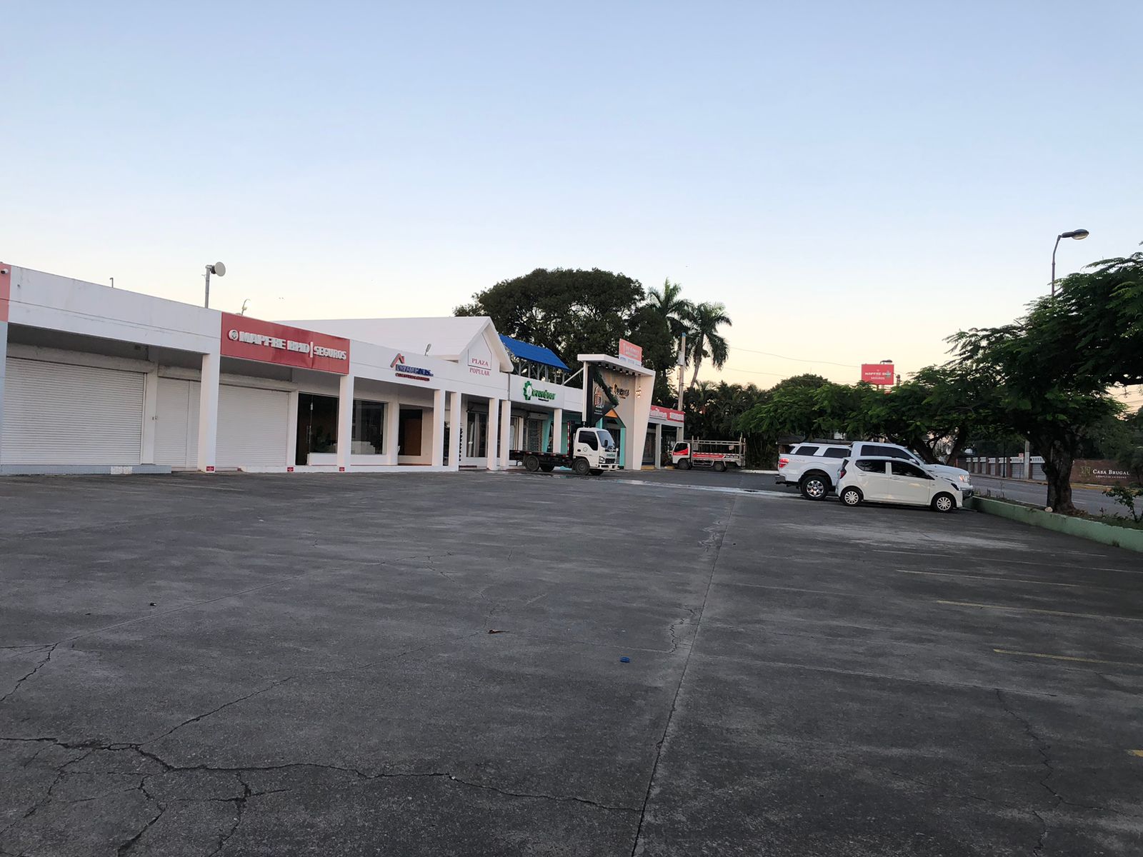  En venta 4 locales comerciales, ubicados en la Plaza Popular, Puerto Plata