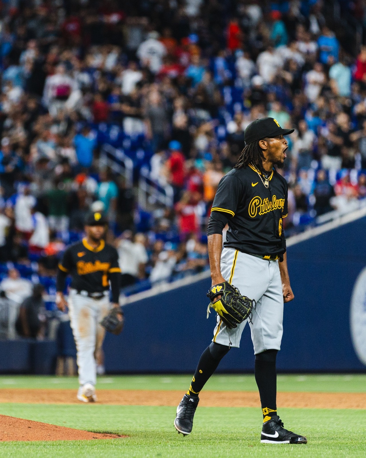 Lanzador puertoplateño José Hernández obtuvo su primer juego salvado en el béisbol de Grandes Ligas