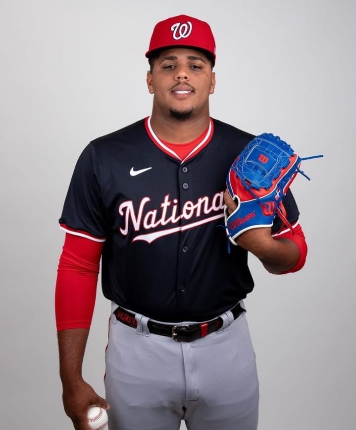  Joven pitcher de Puerto Plata se destaca como uno de los lanzallamas que más duro tiran en Grandes Ligas  