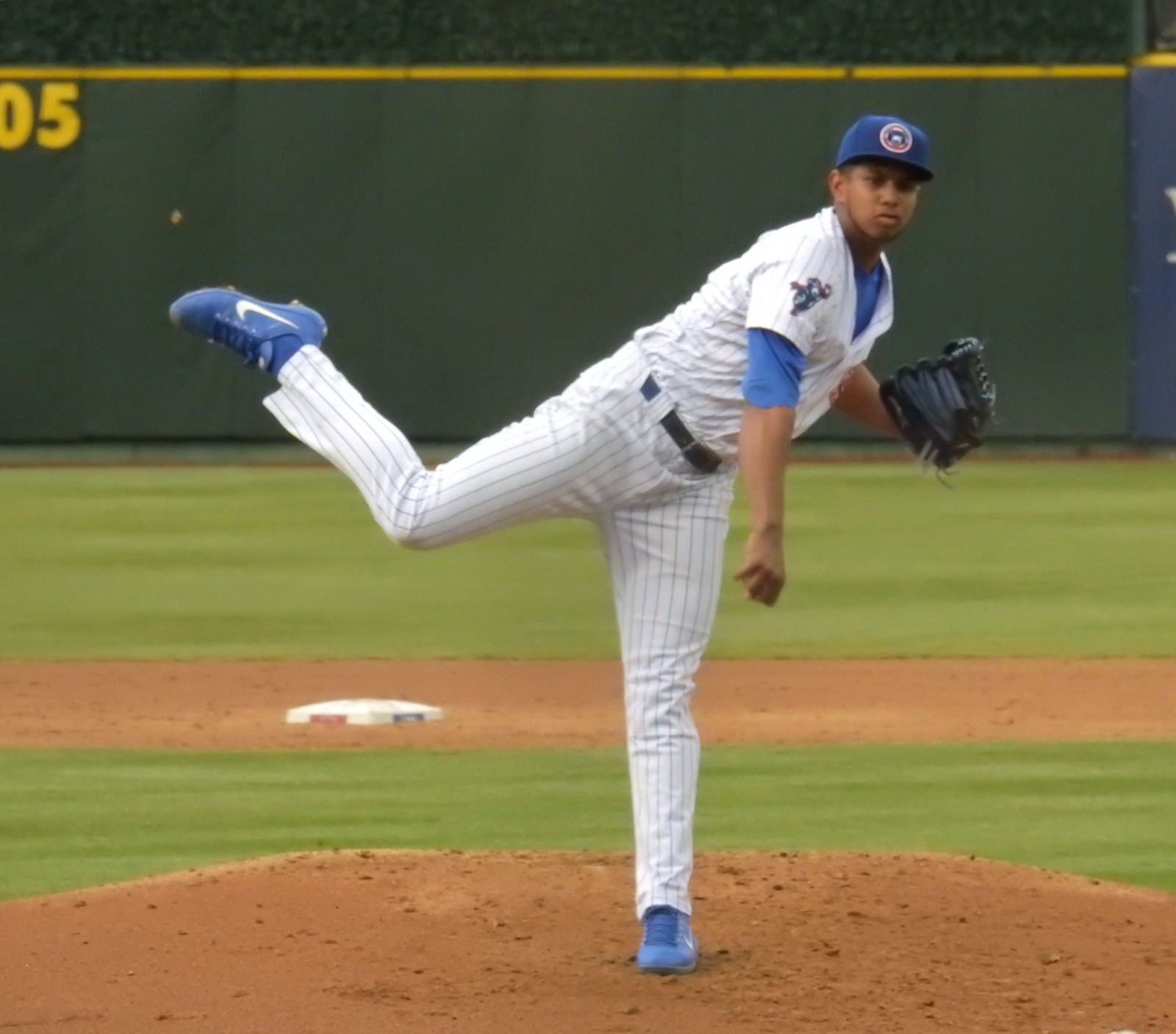     Otro joven pitcher puertoplateño acciona en LIDOM con Estrellas Orientales      