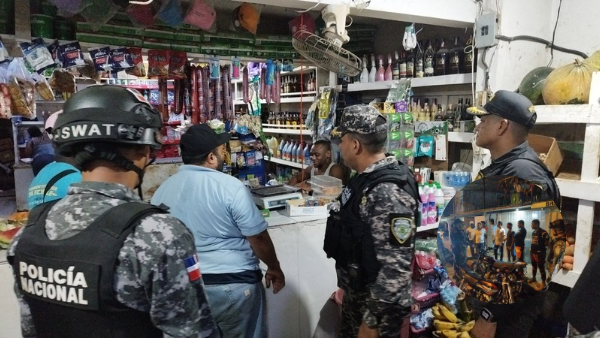  Realizan operativo policial sorpresivo en sector Maranatha del municipio de Sosúa