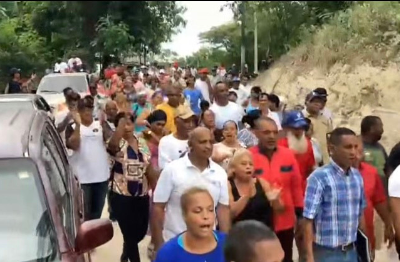    Comunitarios de Cerro Alto continúan reclamando atención de las autoridades 