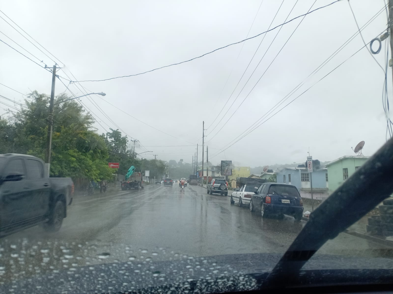   Anuncian aguaceros y ambiente fresco para Puerto Plata por vaguada y sistema frontal  