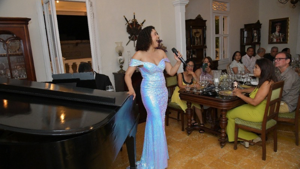 Restaurante La Isabela Colonial acoge el recital ‘Voces del Mundo y Sabores de Italia’ junto a la soprano Stephany Ortega